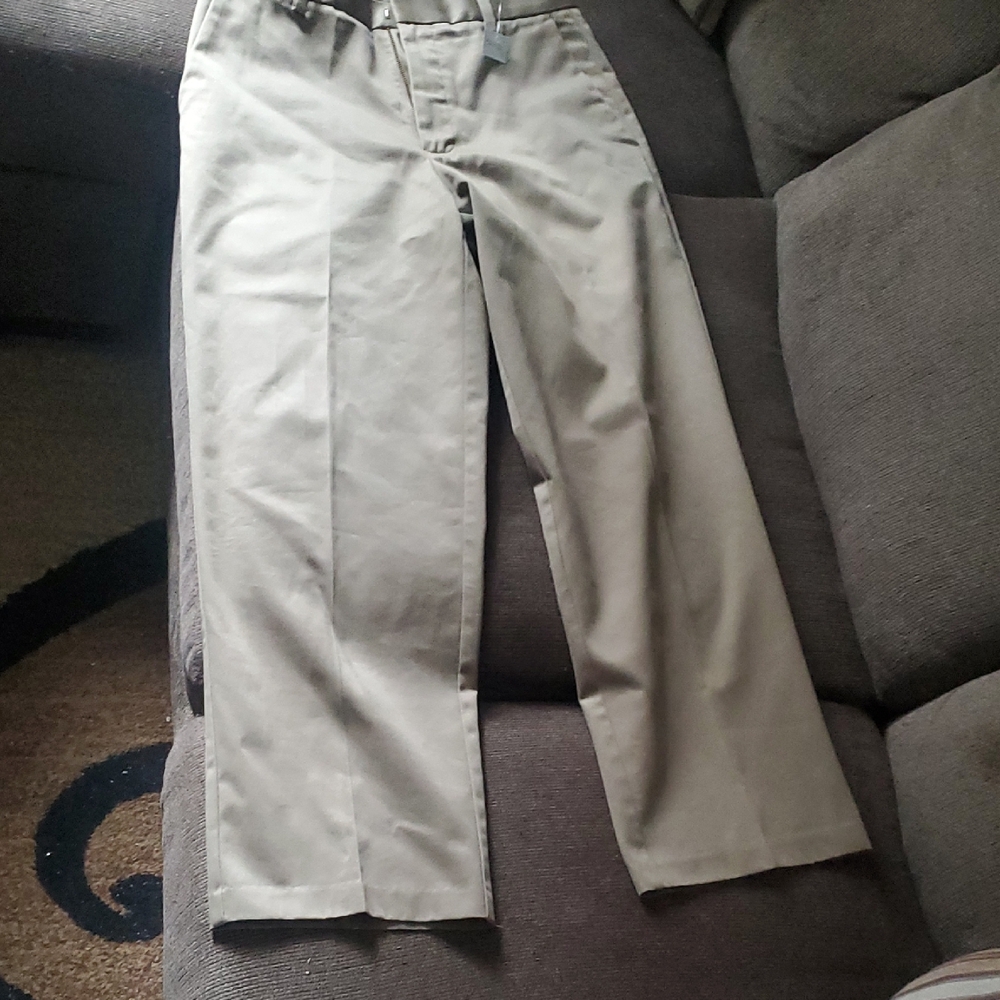 Dockers Men's Khaki Chinos